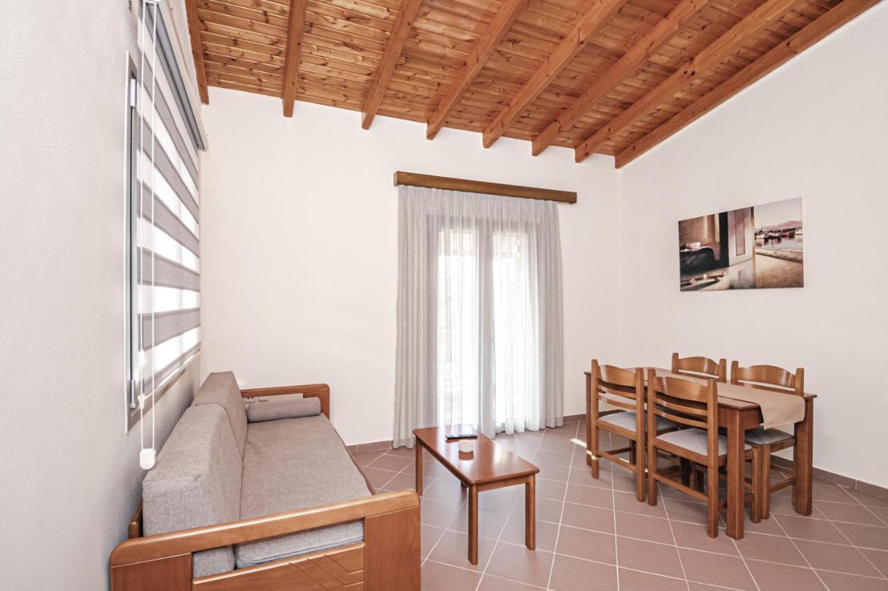 קיפריסיה Terra Helios Suites & Studios מראה חיצוני תמונה