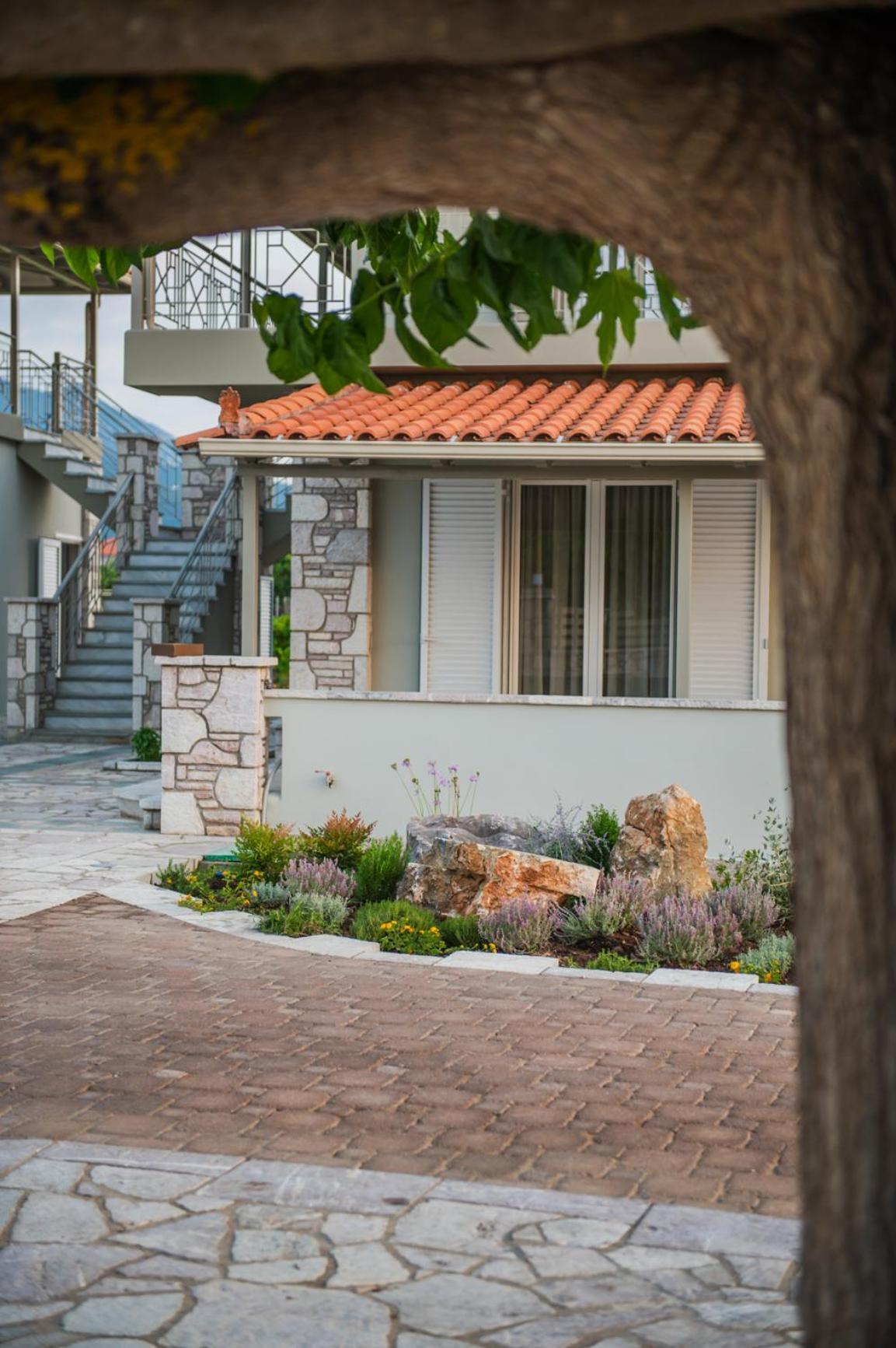 קיפריסיה Terra Helios Suites & Studios מראה חיצוני תמונה